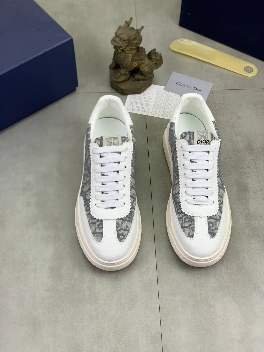 Men's men's shoes P420💰[New style]🆘[Dior] Dior original lace-up low-top men's shoes Classic casual shoes 🔥This model is the official classic model with high quality and made by famous original designers. It is made of high-quality cowhide with original materials➕comfortable and breathable mesh lining➕pigskin insole. The perfect last shape and generous and fashionable design have attracted many consumers and are suitable for drivers to drive🚗. What you want is the best quality in the market. Color: 4️⃣Color Code number: 38--44 (45 customized)